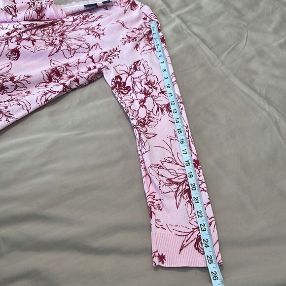 Basic edition size XL pink with red flowers button front cardigan GUC - Picture 7 of 8